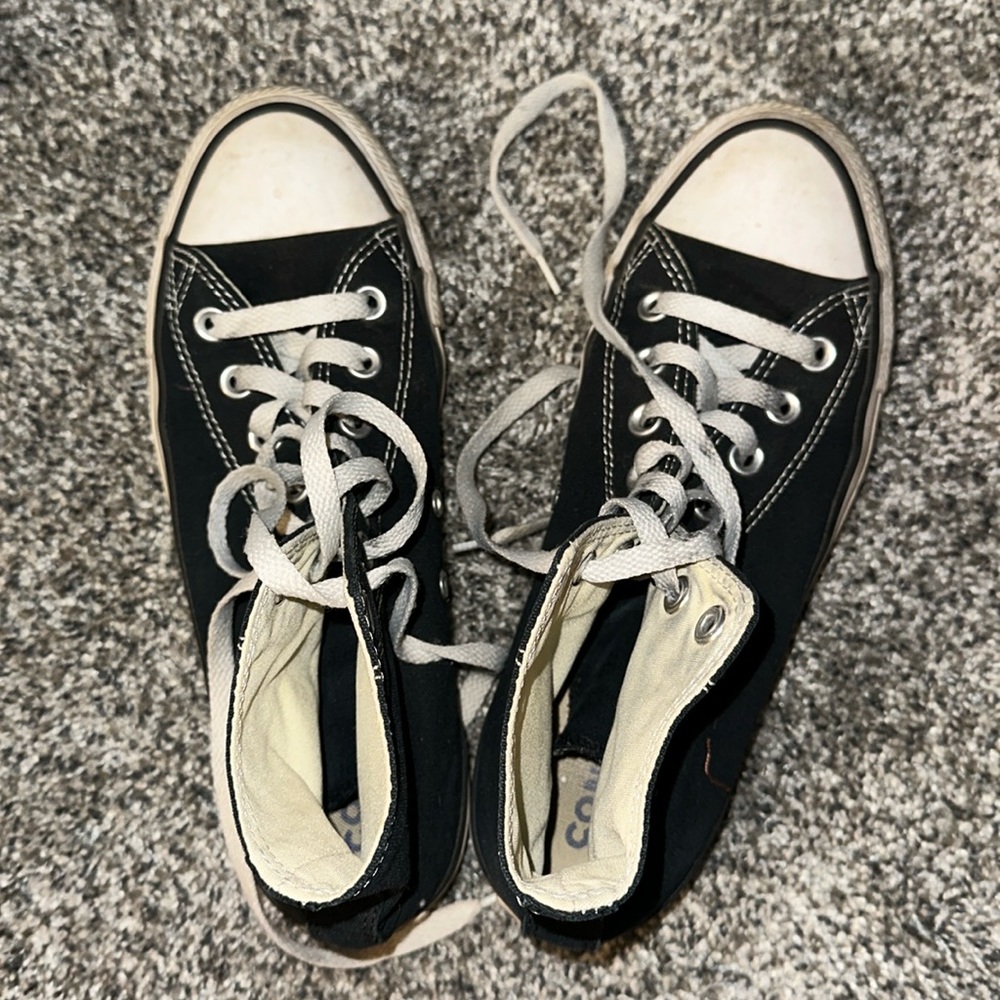 Woman’s Chuck Taylor Converse